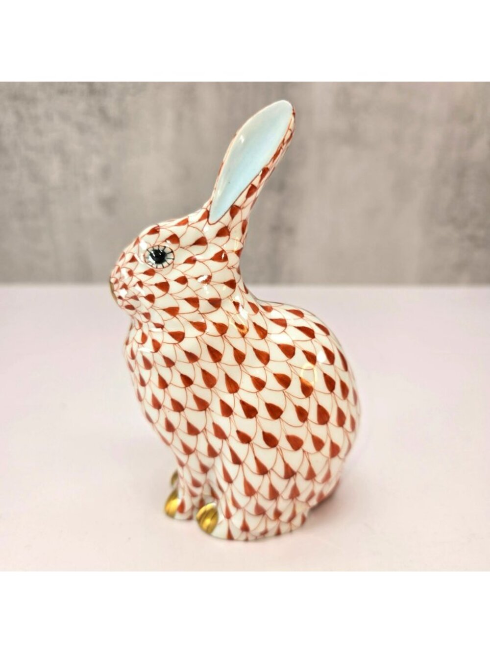 Herend Hungary Handpainted Porcelain Bunny With Gold Accents Fishnet BA209 - Picture 2 of 8